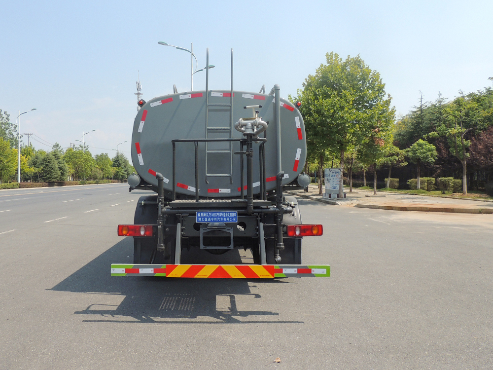 15方天錦軸距4700康機230灑水車