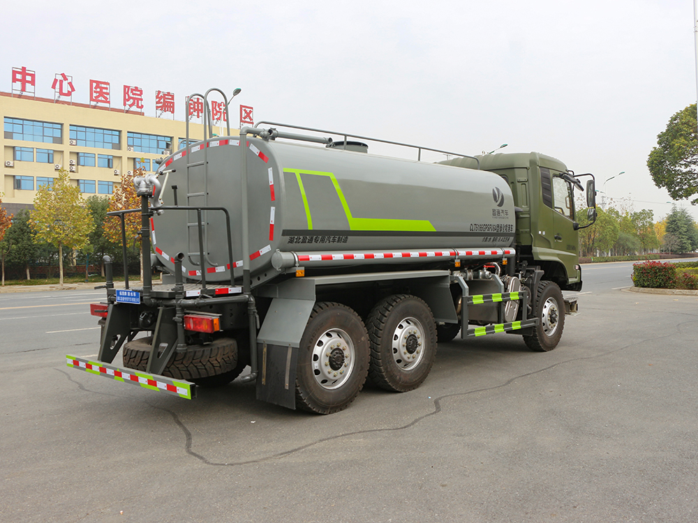 10.3方東風天錦六驅(qū)灑水車