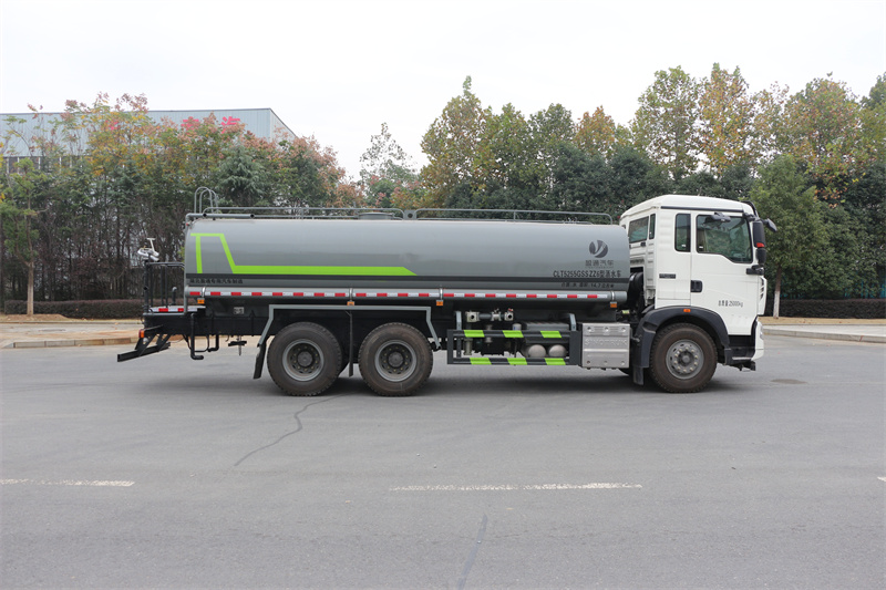 重汽豪沃20方灑水車