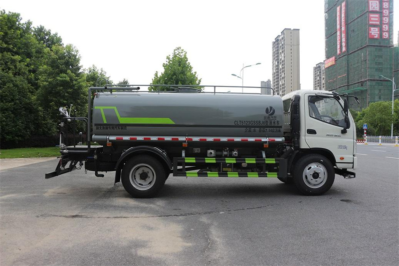 福田9立方灑水車(chē)